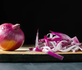 sliced-red-onion