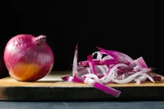 sliced-red-onion
