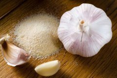 garlic-salt-organic-spice_1165532-83398